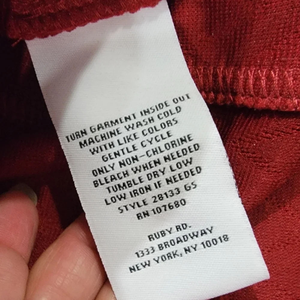 Ruby Rd. Women's Red Quilted Vest Size Medium Zipper Front